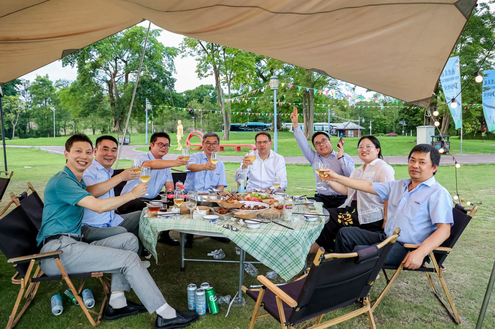1785410907787966.jpg 领导合照.jpg